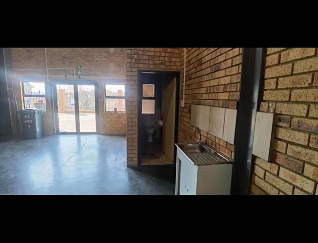 INDUSTRIAL PROPERTY TO RENT IN N4 GATEWAY INDUSTRIAL PARK